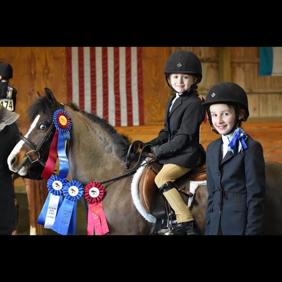 Meet your Posher, Dana and her equestrian daughter - Picture 5 of 8